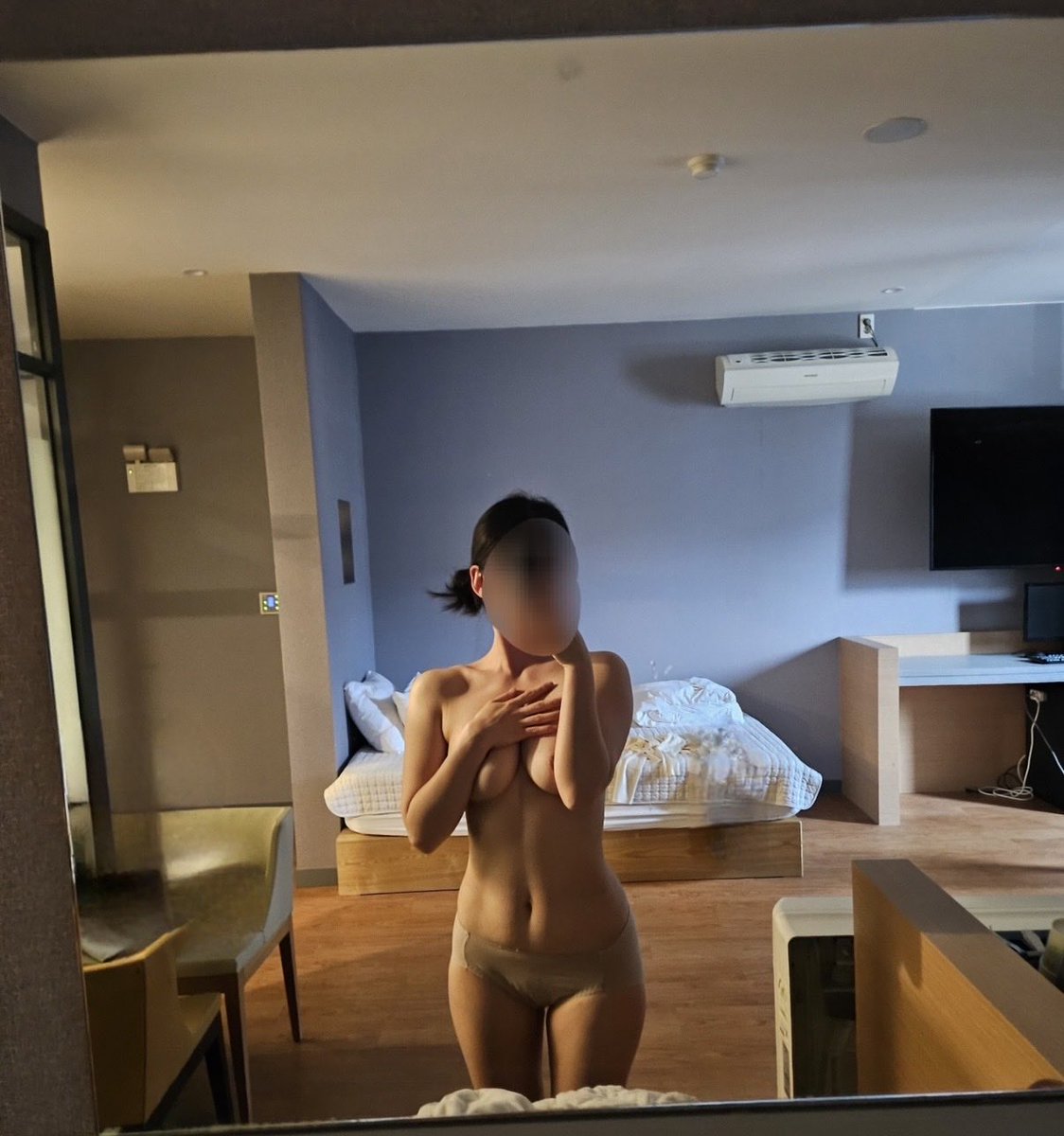 leeg2d's tweet photo. 잠시 쉬었다 새로 시작하며 계정 새로 만들었습니다 ㅎㅎ 옛날 맞팔하시던분들 인사해요 다시~^^
#부부 #커플 #만남 #경남 #김해 #대구 #부산 #부커 https://t.co/IimDdZtYqn