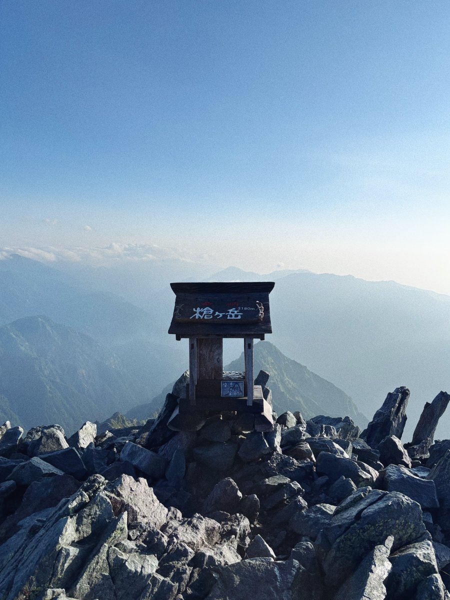 mananadayon's tweet photo. 去年のリベンジで、今年の山は2泊3日表銀座縦走でした！！！！
歩いても歩いても山小屋につかない長すぎ3日間👊👊👊👊👊👊

とんでも綺麗だったヨ https://t.co/b3aEUaj2yL