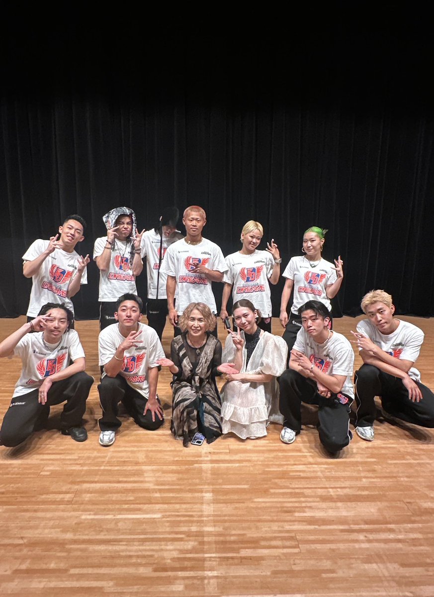 kadokawa_dreams's tweet photo. /
熱気に満ち溢れた東根🏮
\
🗓️2026年8月10日(月)・8月11日(火) の2日間、
「第56回ひがしね祭」が、東根市役所庁舎周辺にて開催された‼️
∟8月11日(火)には、
#KADOKAWADREAMS が出演いたしました🔥
関係者の皆さんと
お写真を撮影させていただきました📸
#ひがしね祭 #KADOKAWA #KD #KADfam #Dリーグ