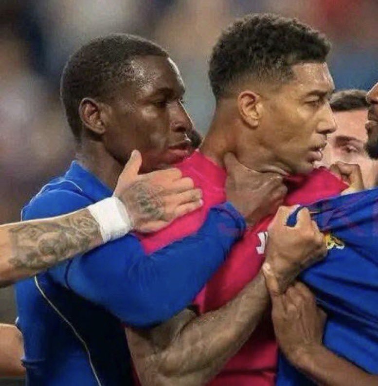 vicinho032's tweet photo. This how we will press Real Sociedad today https://t.co/WZkhxbzmqB