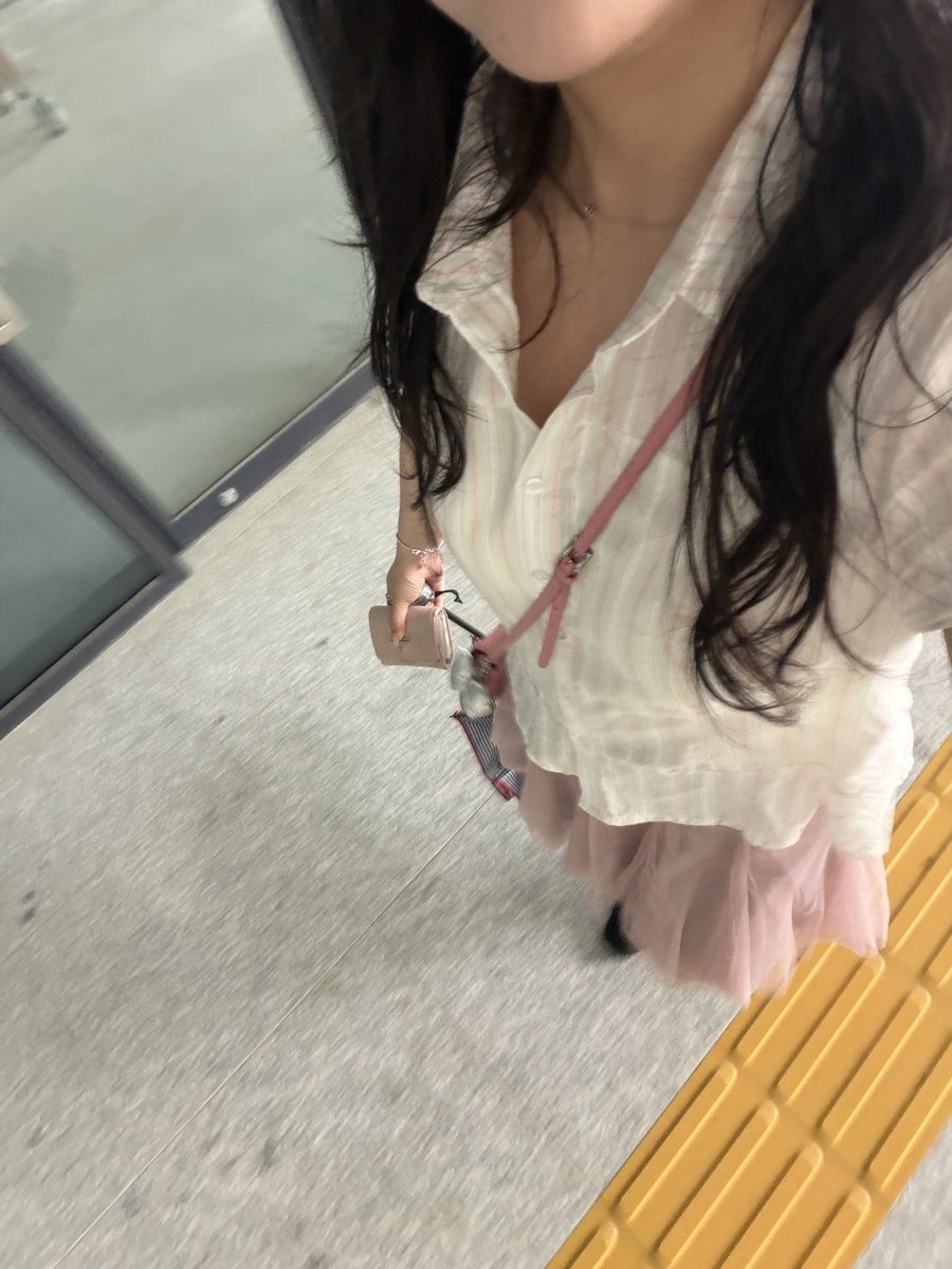 bbakdolphin's tweet photo. 외출을 하다 https://t.co/iC0gLyjRXa