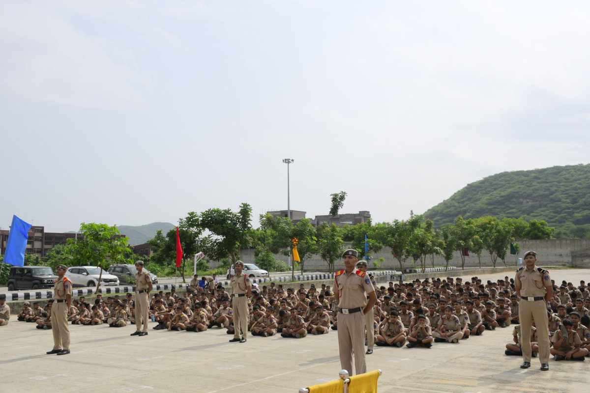 SainikSchoolRwr's tweet photo. 🇮🇳 #SSRW celebrated the 80th Independence Day 2026 with patriotic zeal. Capt (IN) Brij Kishore, Principal, hoisted the National Flag and urged cadets to uphold discipline, unity, integrity & service to the nation.
@SainikSociety
@PMOIndia
@PIB_India https://t.co/MEP6Q9WpJ6