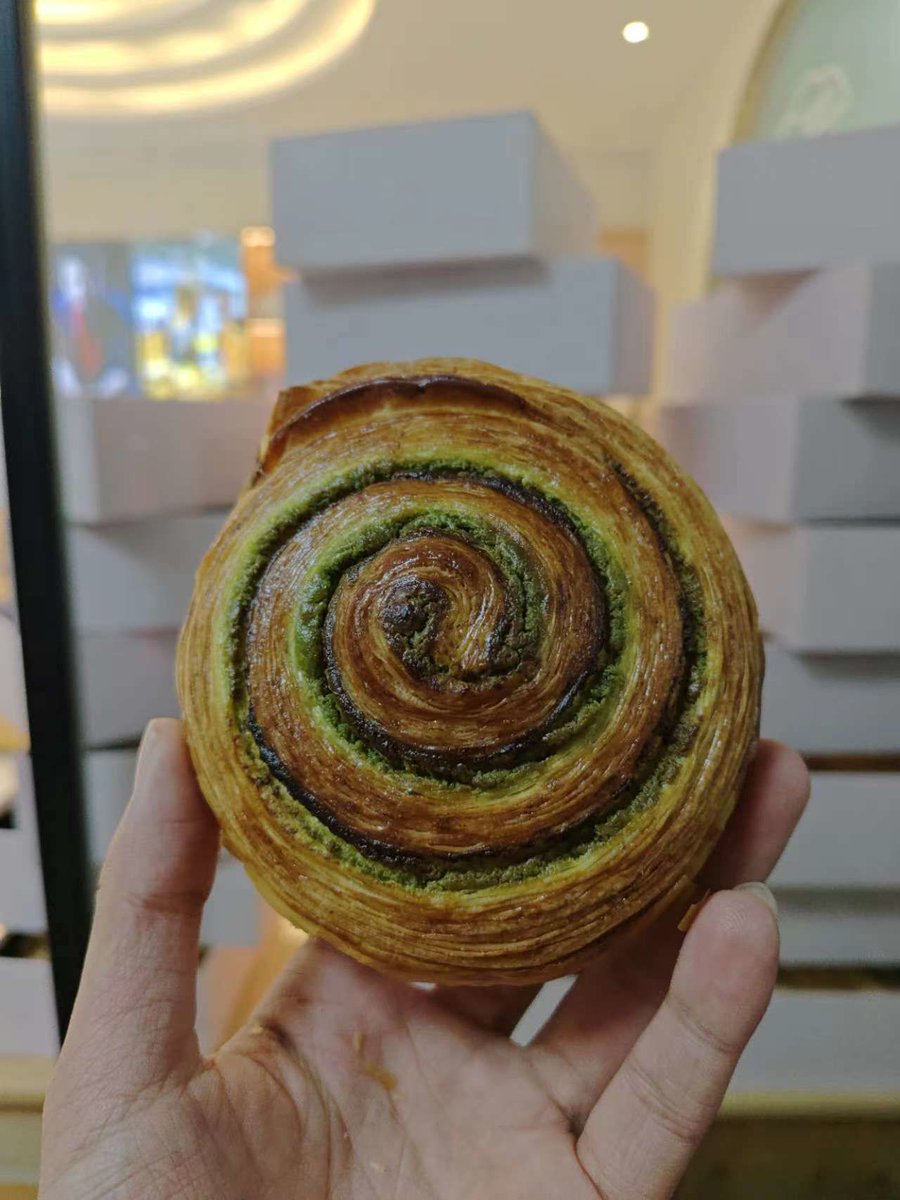 James55796130's tweet photo. Just took the first bite of this warm croissant—flaky, buttery perfection that made my Monday mornings feel like a tiny celebration. ， https://t.co/8bUrDjbfwu