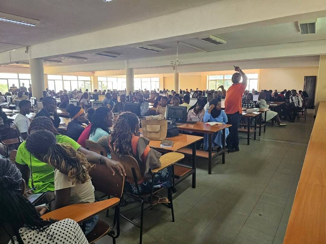 CgcMakCoCIS's tweet photo. The #CocisCGC hosted a hands-on training session for Year One students on navigating MUELE (Makerere University E-Learning Environment), from accessing course material to submitting assignments.
A big thanks to the moderators and students
#CoCIS #MUELE #StudentSupport #Freshers https://t.co/M8WtH2tekI