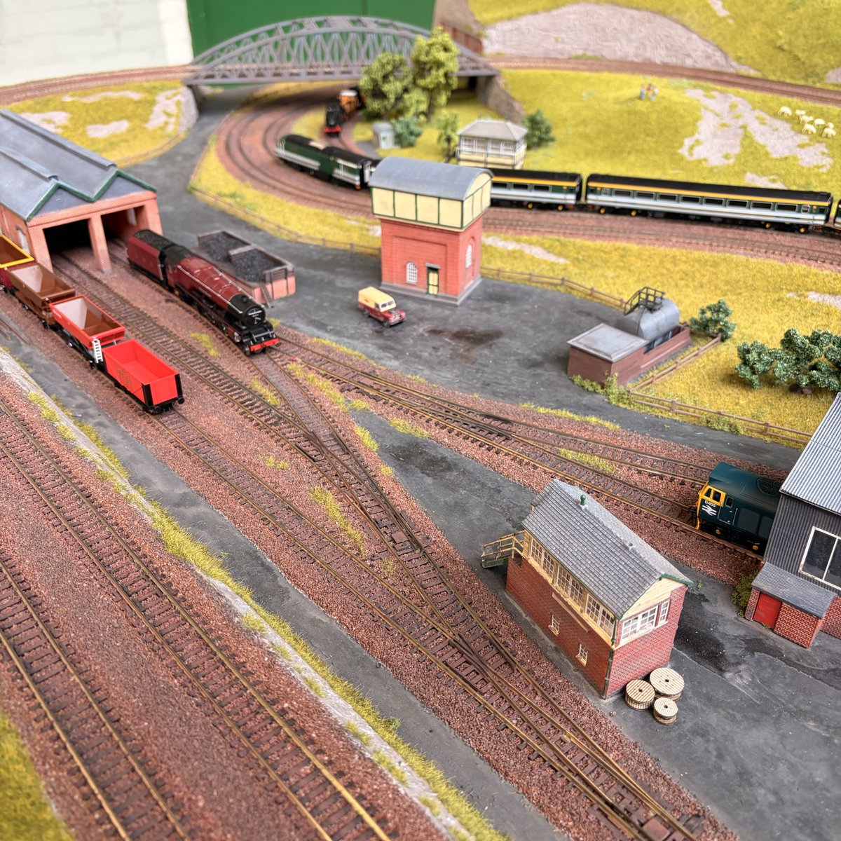 hornby's tweet photo. 🚂The WonderWorks x One:One Collection Open Day is here!

Come along and meet the Hornby team, see our latest development samples, new arrivals and lots more!

Give us a 👋in the comments below if you’re attending the event this weekend.

#Hornby #ModelRailways #Modelrailwayevent https://t.co/xwOMnUPONP