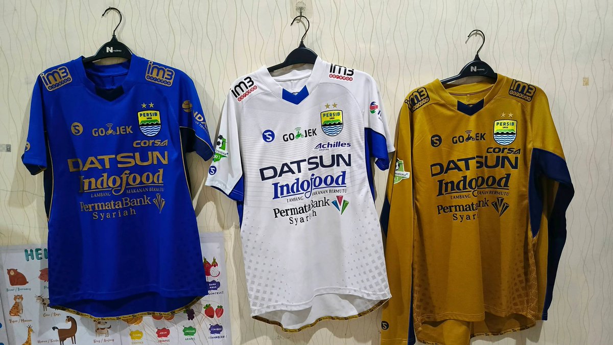 bekaskolprian's tweet photo. #wts #jersey4sale #jerseypersib
@fajarrusalem

Jersey Persib 2017 Golden Era

Michael Essien / 5

Home XS
Away S
Third M

Note:
- Third cek bintang diatas logo
- Third tidak ada patch liga
- Sisanya aman InsyaAllah 

Silahkan tanya sedetil mungkin https://t.co/XHCW8Q6A7w