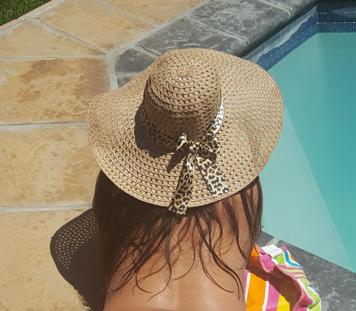 LadyMelCP's tweet photo. The hot weather makes me feel so naughty....spank me at melissa.greyton@gmail.com https://t.co/PM1hIjYE6G