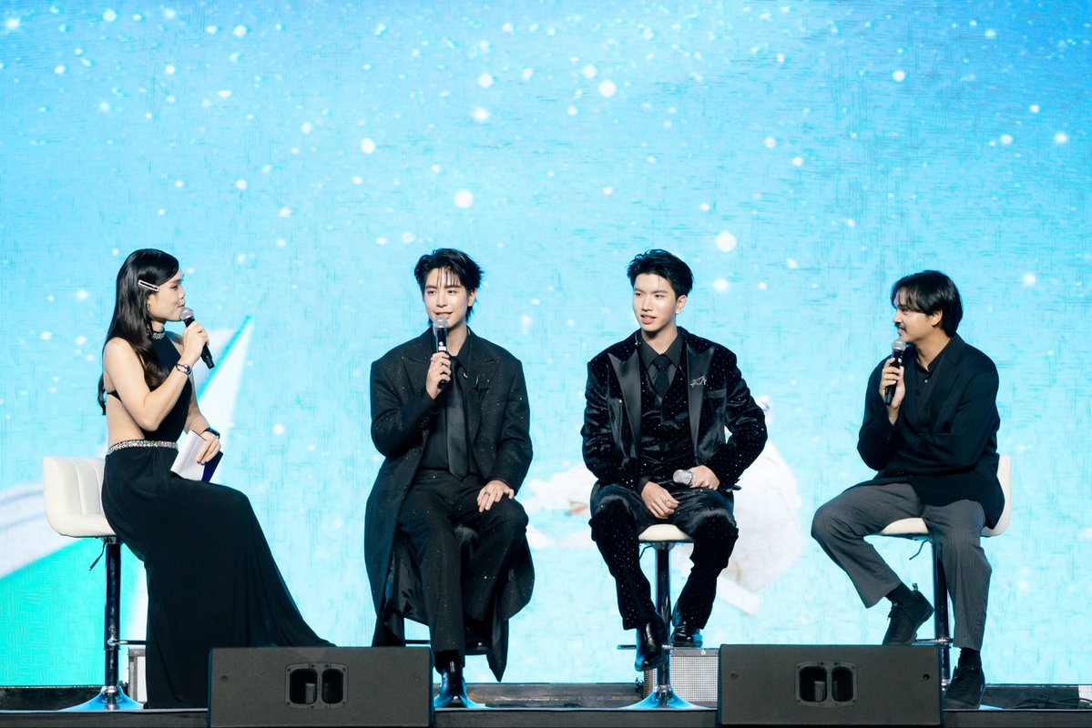 Weirdo101Series's tweet photo. ขอบคุณทุกคนที่มาร่วมรับชมซีรีส์ตอนแรกไปพร้อมกันกับนักแสดงใน "WEIRDO-101 The First Gravity" นะครับ 💞
#WEIRDO101SeriesEP1

“WEIRDO-101 แรงโน้มถ่วงระหว่างเรา” 💫
ทุกวันศุกร์ เวลา 20:30 น. ทางช่อง one31
และทางแอปพลิเคชั่น TrueVisions NOW เท่านั้น
#GMMTV https://t.co/J0rGSWwrnq