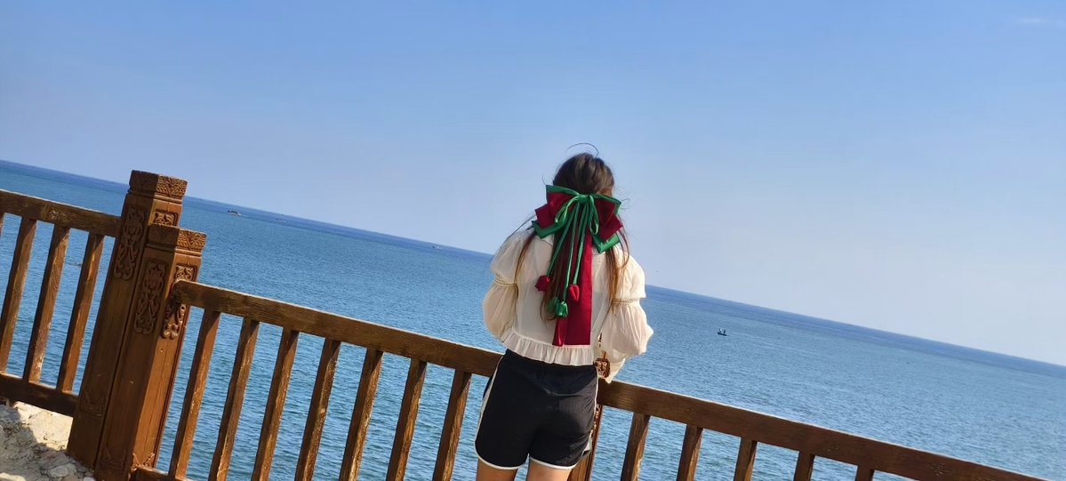 ilham76648368's tweet photo. Just wrapped up a quick day trip to the old harbor—sunset views u0026 fresh seafood hit different!  #TravelDiary， https://t.co/zcQZwTxah4