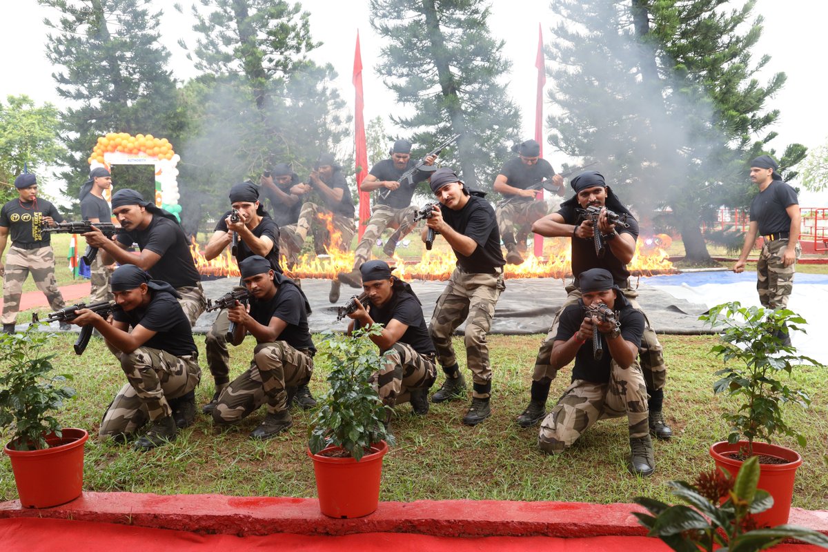 cochin_port's tweet photo. Reflex shooting demonstration was conducted by the CISF, Cochin Port Unit. https://t.co/mIV7ilMxra