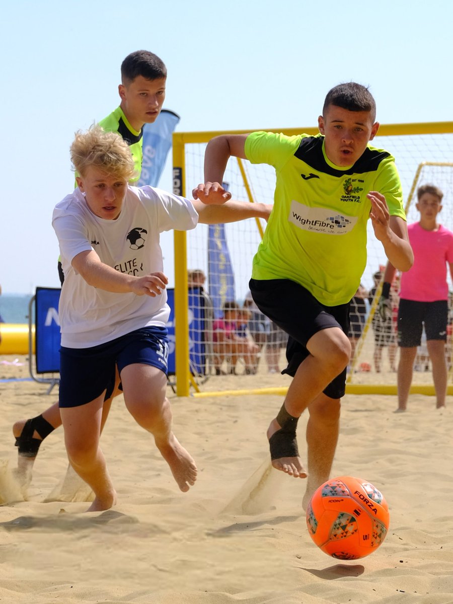 EliteSoccerUK's tweet photo. U14 • National Silver Medalists 🥈🔥
Huge congratulations to our U14 squad 

A brilliant group with every player from Sussex and one standout talent from the Isle of Wight.

Well done team, proud of you all.
#BeachSoccer #SilverMedalists #GoldenGlove @EngBeachSoccer https://t.co/Xc2BMpVRU4