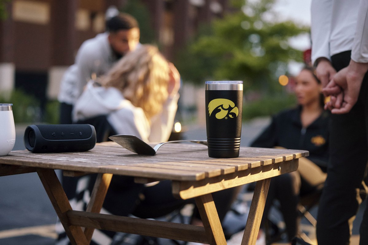 unrlco's tweet photo. Coolers packed. Tailgate down.

The rest is tradition.

University Collection | 08.18.26 https://t.co/DCo6GucEqj