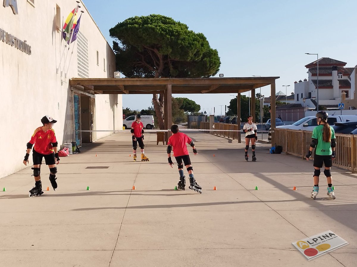 ALPINA_eotl's tweet photo. #Patinaje en Los Toruños (jueves) 13/08/2026.

- Martes 19:30 a 21:00 (Decathlon).
- Jueves 19:30 a 21:00 (#LosToruños).
☎️ Reservas: 607 781 916.

#valdelagrana #ociocadiz #elpuertodesantamaria #Cadiz @ParqueTorunos @TorunosAlgaida @TurismoElPuerto @CadizTurismo @TurismoJerez https://t.co/rrpIqbRovp