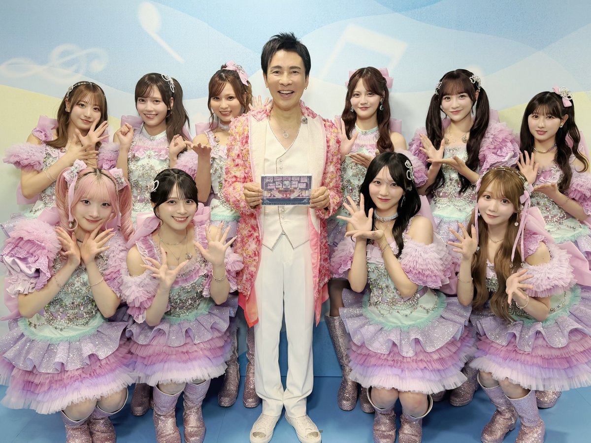 Equal_LOVE_12's tweet photo. 「NHK 夏の音楽祭 #うたであえたら 2026」にて

❥ 『#絶対アイドル辞めないで』

❥郷ひろみさん×＝LOVE
『男の子女の子』

❥FRUITS ZIPPER 松本かれんさん、真中まなさん×齋藤、髙松、野口
『ムーンライト伝説』

を披露させていただきました🎀˒˒
ありがとうございました🌙

＃イコラブ https://t.co/eyQWS1OnEa