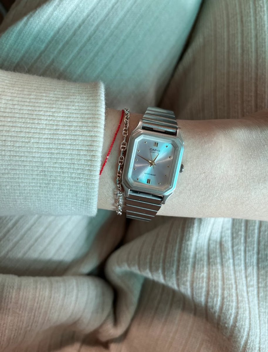 dJejingga's tweet photo. ASLI DEH JAM TANGAN CASIO INI CANTIK BANGET... Keliatan simpel dan classy, jadi naksir pas pertama kali liat 🥹💗 https://t.co/WQchOwvqQz