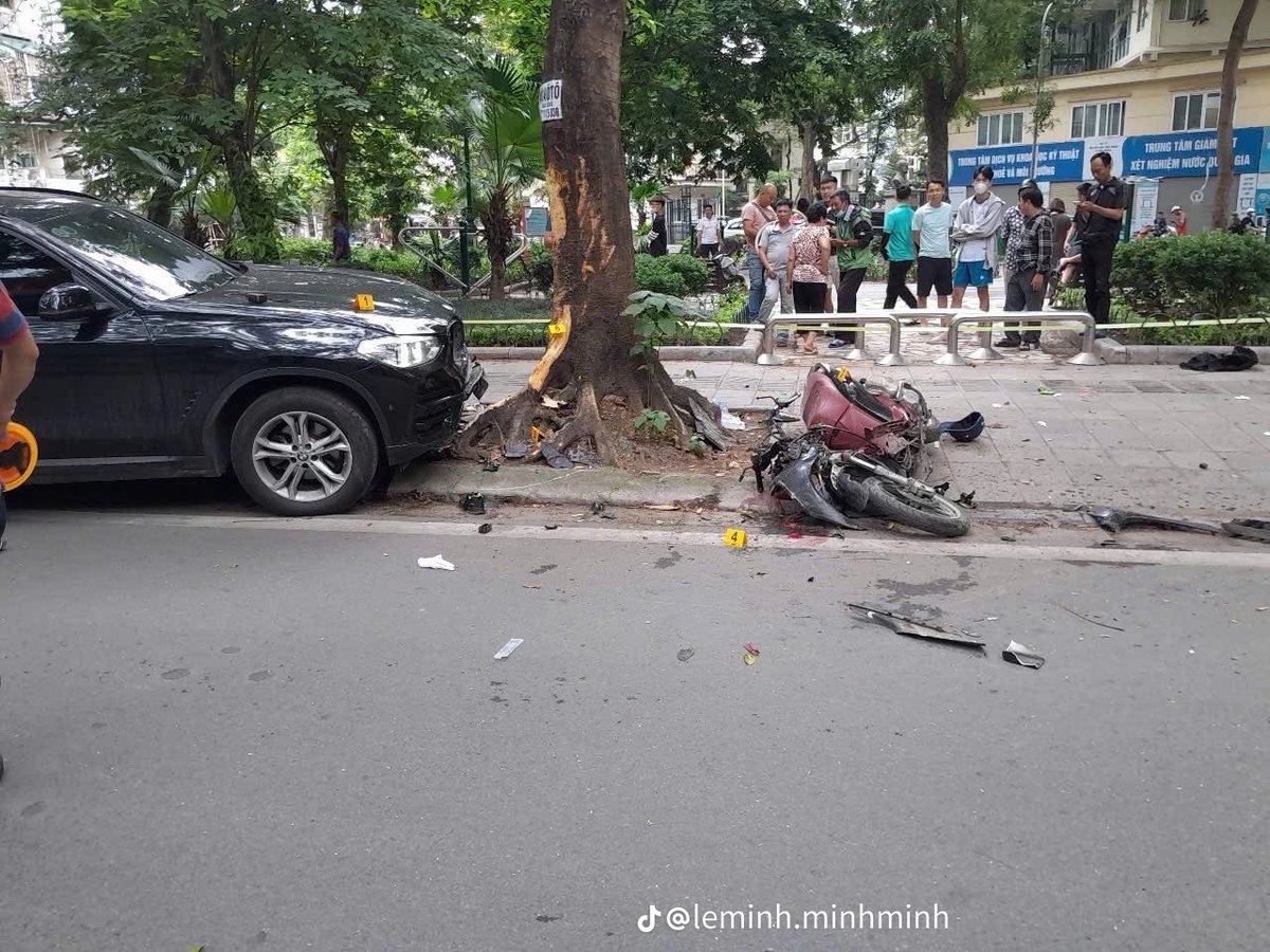 poohardy's tweet photo. NGUYỄN SỸ CƯƠNG DROVE A BMW AND STRUCK AND KILLED A FEMALE STUDENT (BORN IN 2007) JUST BEFORE THE NATIONAL HIGH SCHOOL GRADUATION EXAM. https://t.co/6paVxSS5gD