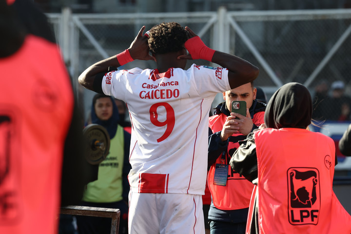 MundoQuemero's tweet photo. Mañana #Huracán arranca el primero de los tres partidos que tiene por delante y, en la antesala, no podemos perder puntos.

Hay que aprovechar el envión del clásico e ir por 9/9, con dos de los tres partidos son en el Palacio.

¡Vamos, Globo! 🎈 https://t.co/ftVzzIFiwo