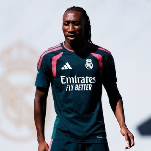 theMadridZone's tweet photo. 🚨 BREAKING: Yan Diomande is called up for Schalke match. ⏳ https://t.co/jmrk2yzccR