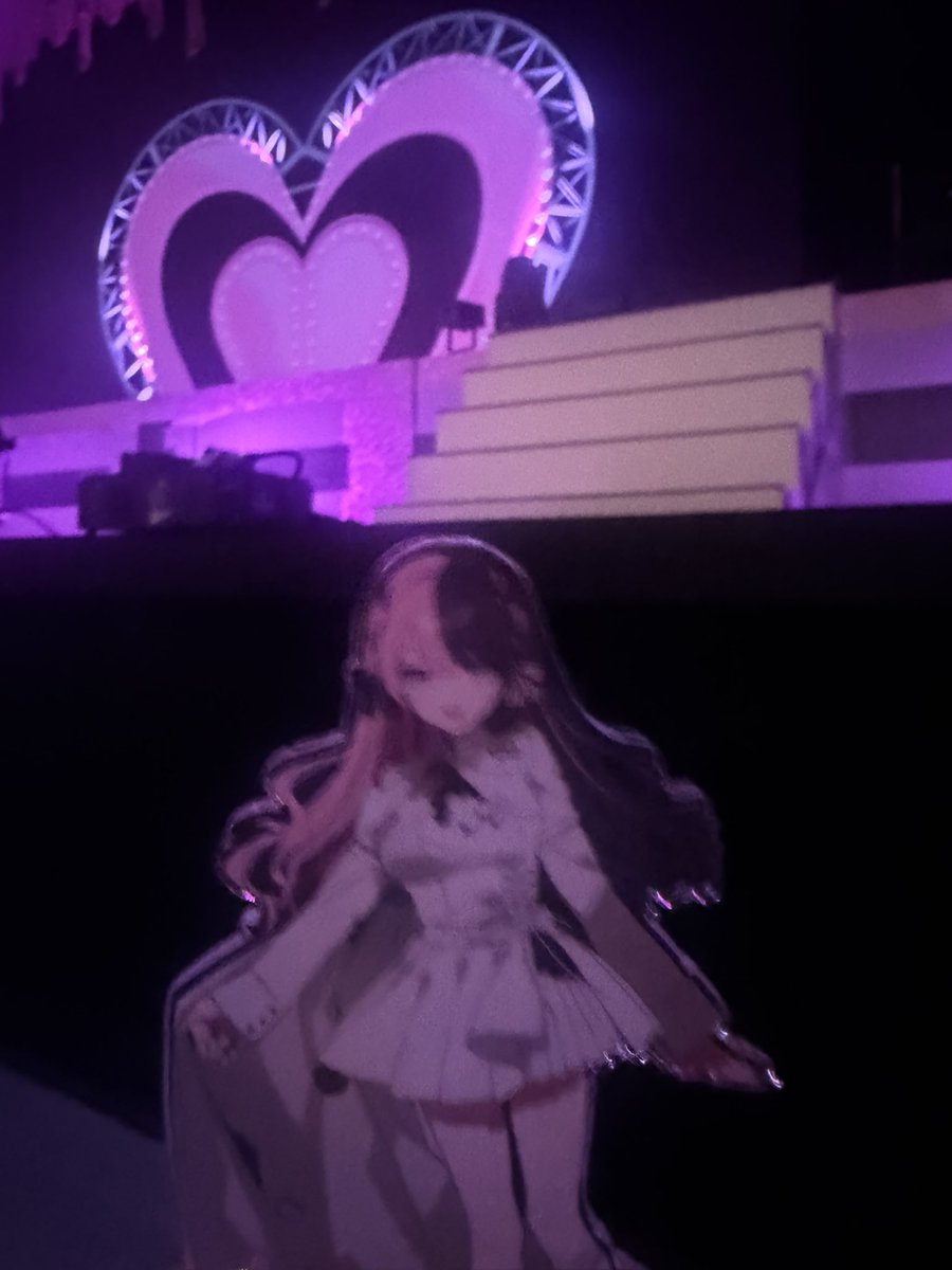 Aqours6281's tweet photo. ひなーののライブガチで良かった！！
ステージ近過ぎて語彙力なくなりました https://t.co/ZLNmkEyWUv