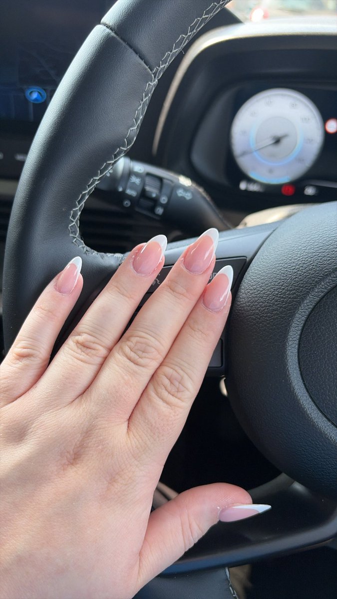 goddesskath11's tweet photo. Fresh set done. Who wants the privilege of paying for them? https://t.co/0DgvNkgHQA