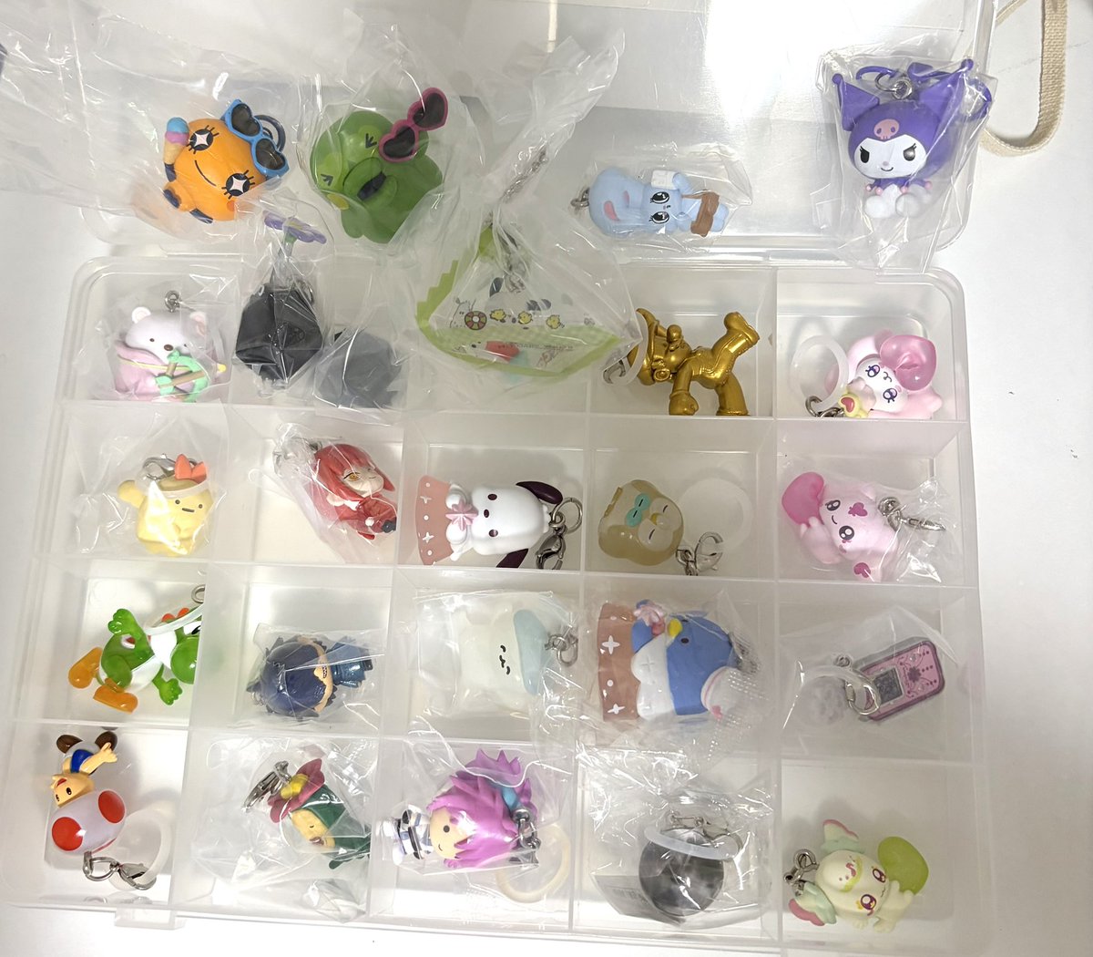 sdwkrp's tweet photo. 【交換】めじるしアクセサリー  たまごっち チェンソーマン サンリオ
譲 画像1-3 ヨッシー未開封🧡◼️
求 画像4->その他未所持なんでも お持ちのものの画像お願いします🙇‍♀️
ヨッシーは出し惜しみのため、1:3を希望しております。
梅田(16日)>>後日茨木、高槻、梅田にて可能な方よろしくお願いします✨️ https://t.co/1vGlgGKRVP