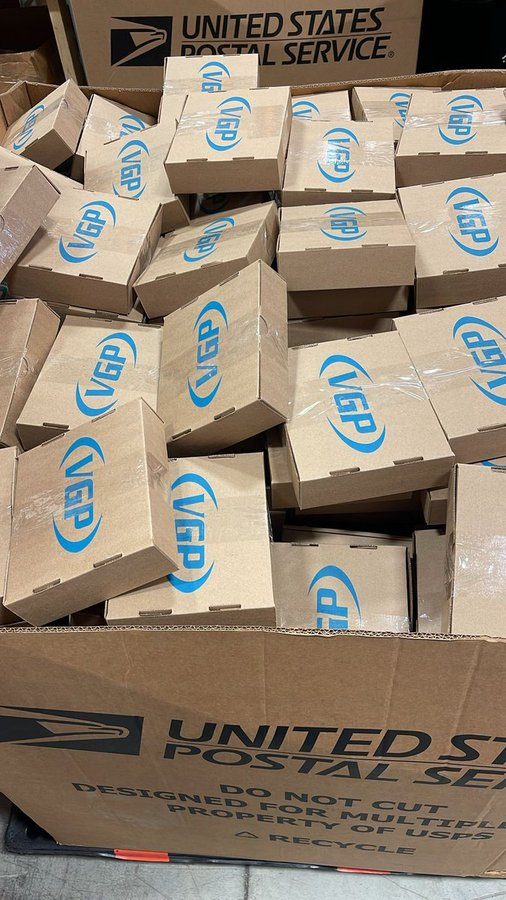 VideoGamesPlus_'s tweet photo. 504 Days. ⏳

Hey @PlayStation @Sony — just a little reminder: there are no “code-in-a-box” games being shipped in these boxes. Physical games only! 

We’re closing in on 1 million parcels shipped—nearly a million boxes filled with physical video games heading to gamers everywhere. 

And yes, VGP only ships games in boxes. No bubble mailers. No flimsy envelopes. 📦

No DISC 💿 NO BUY