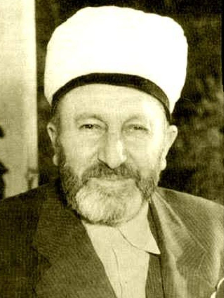sarseven's tweet photo. Süleyman Hilmi Tunahan Hazretlerini rahmetle yâd ediyoruz.
Allah ondan razı olsun, mekânı cennet olsun.
CHP zihniyetinin zulmüne uğramış bir Alim.
O zihniyetin ortakları Merhum'un adını almasınlar ağızlarına❗️ https://t.co/Sfs6PNl5ZQ