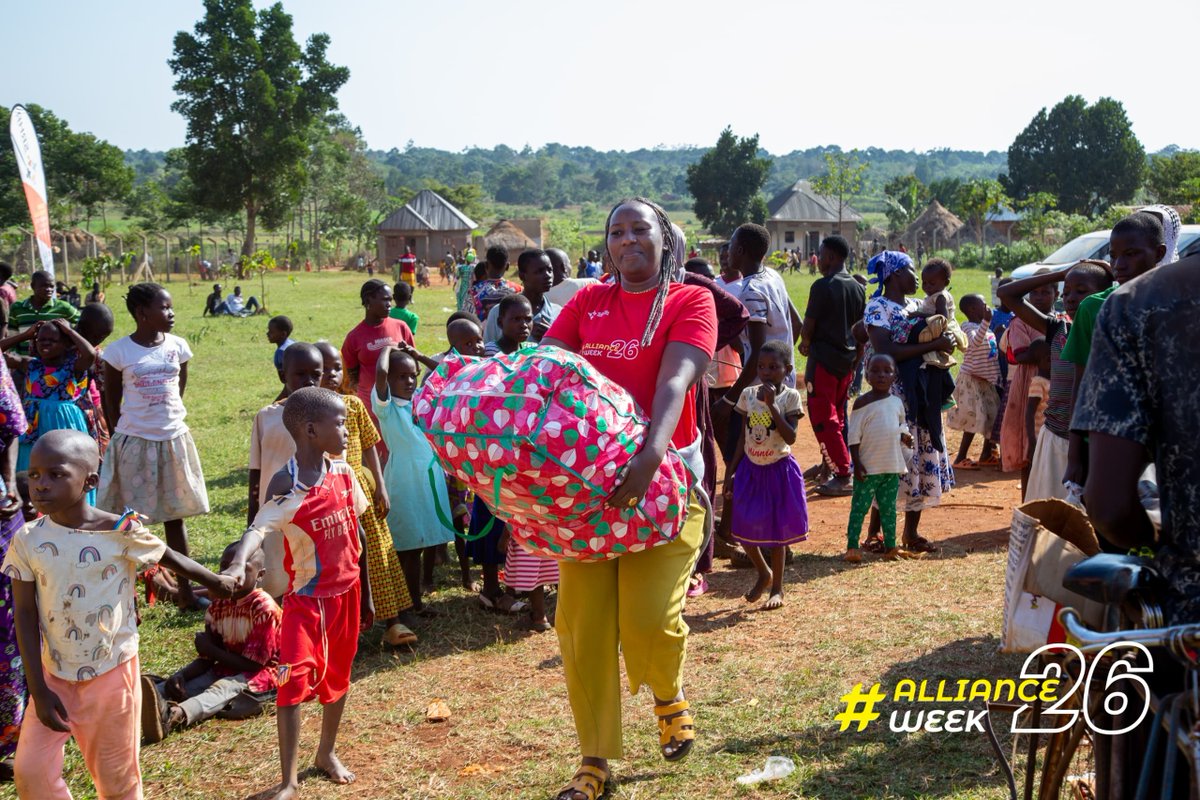 ImaniMulungi's tweet photo. Is it #AllianceWeek26 without a CSR wrap to the week?
Community members in Mulumba, Namayingo District were treated to donations that were made by you during the online campaign as the engagement came to a close. https://t.co/Y3CahKb44F