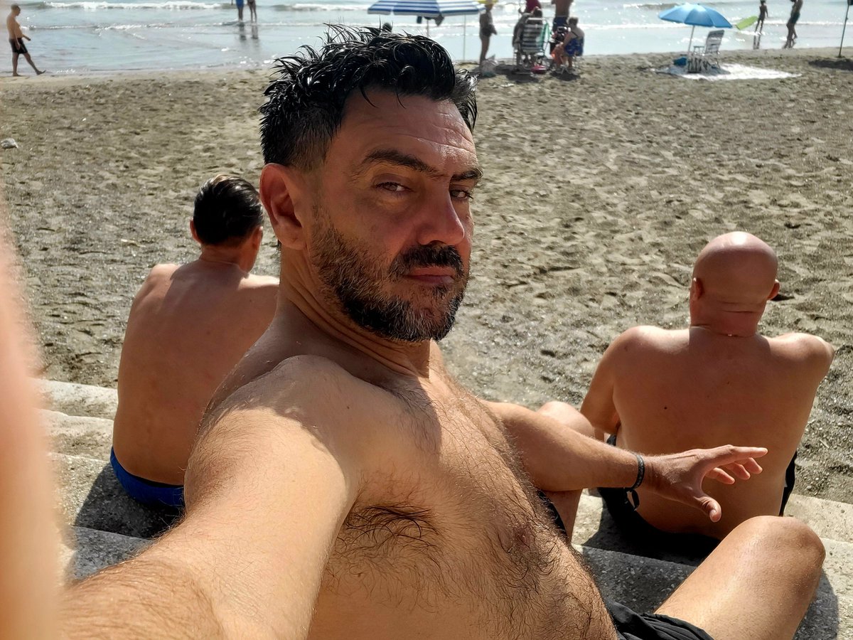 leones_va's tweet photo. 🧭 Nos perdemos mucho por querer encajar en la sociedad✨️ https://t.co/htoLg5hy8J
