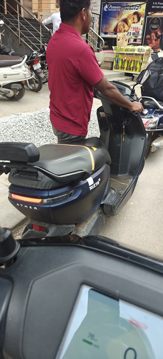 saruncae's tweet photo. @atherenergy honestly quality of your scooter and especially service is substandard, it's 2nd time now that my sister in law and kids were stranded in middle of the road. Upon that non-empathetical reply to pay 2500 for road side assistance to tow the scooter to your service https://t.co/rzNQvzNyvV
