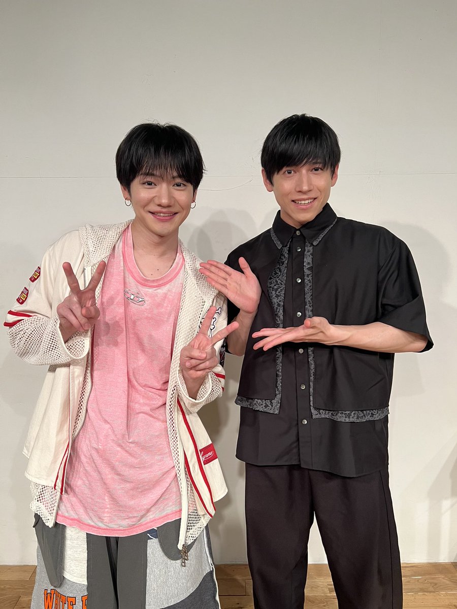 magoshitakumi's tweet photo. ｢馬越琢己 Birthday Event 2026｣
1部2部無事終了しました
来てくださった方々に感謝を伝えられて
幸せです
祝ってくれた龍人くん、坂田
本当にありがとう！！
バーイベならではのライブコーナー
懐かしい曲も出来て��せで楽しい空間でした
これからも馬越琢己、頑張ります
よろしくお願いします！ https://t.co/YgNQw3snUV