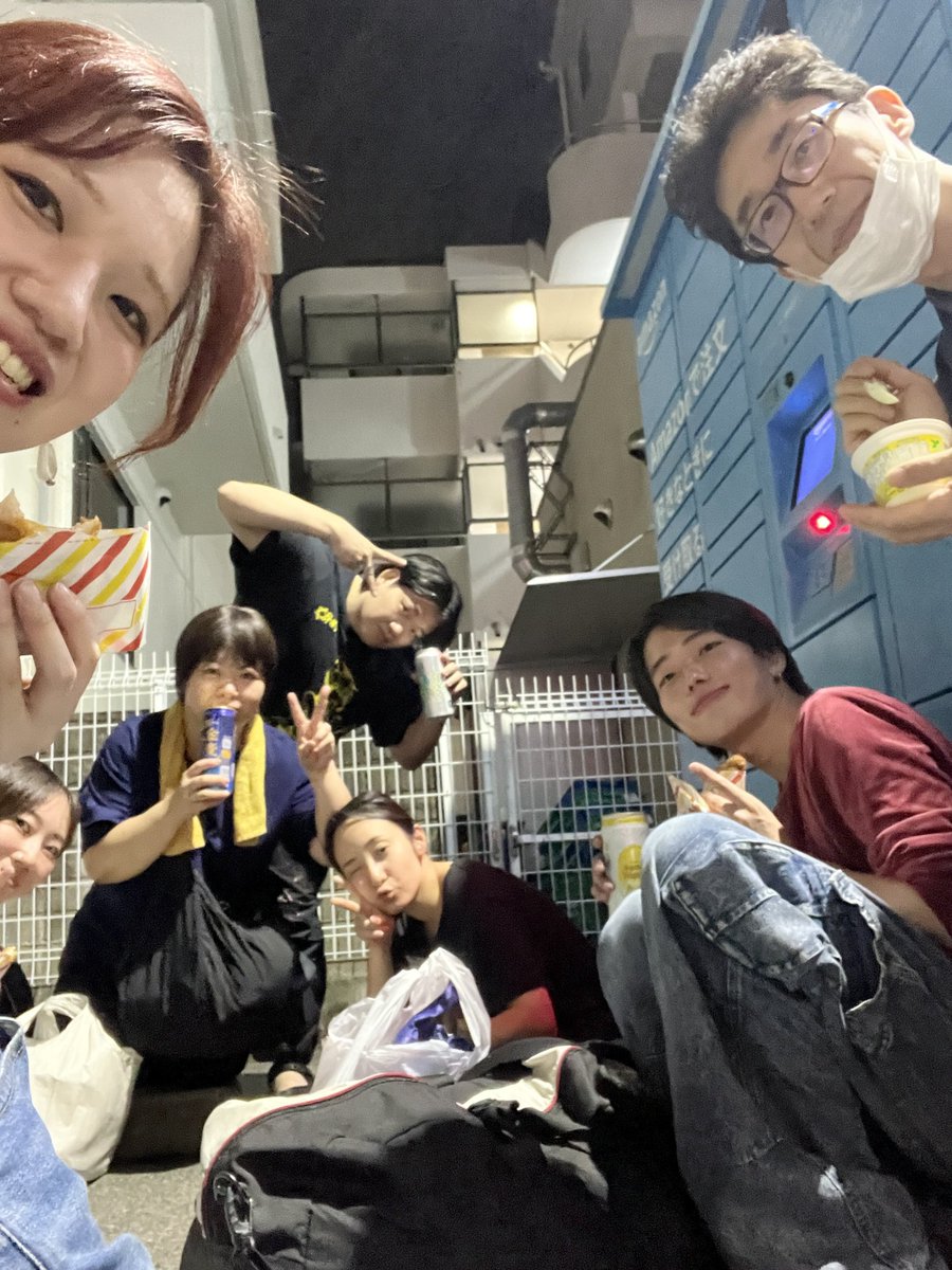 soprano_racco's tweet photo. #ツカグチ演劇祭 まじでほんとにありがとうございました！！！
昼回は超満員🎊

個人的には1回目は良い芝居ができたけどミスがちらほら
2回目は1回目ほどの芝居のクオリティが出ず…
2回ともまだまだだぁ！と感じた96企画初公演でした🥹

でもほんとにできて良かった😭
みんなのおかげ！ありがとう！ https://t.co/cBbKWcOKPQ