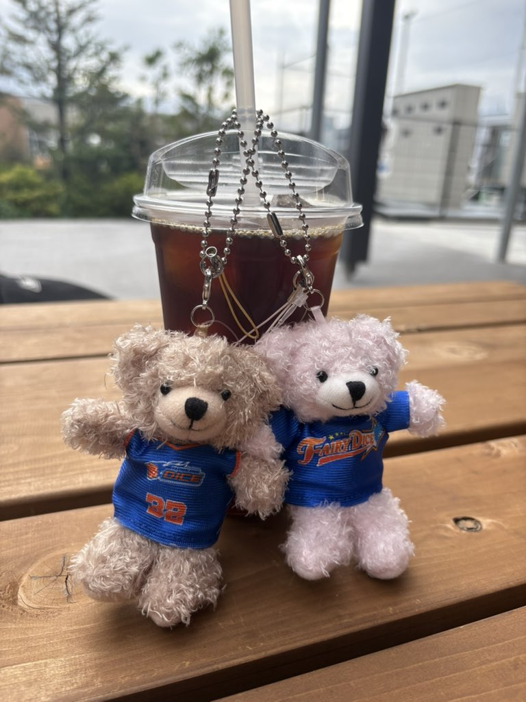 mi22chi's tweet photo. 念願のユニベア🧸をGET🤭
しかも推しの誕生日に、直接お祝いも出来てFairyDICEの初グッズもGET出来るなんて素敵な1日でした🫶
だけど、麻痺の後遺症で目の調子が良くないので写真のピントが合わずいい写真が全然ないのが心残り…😢 https://t.co/AWZaKRirHz