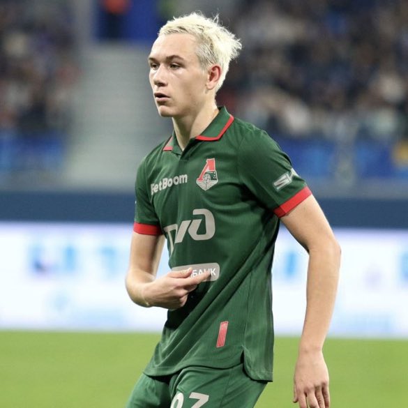 TransferWeb1's tweet photo. Batrakov transferi %99 bitti. Galatasaray, bonuslar dahil Lokomotif Moskova'ya 28 milyon euro ödeyecek. Batrakov'a da 4 milyon euro maaş verilecek. (Yakup Çınar) https://t.co/4aq3loMRk3
