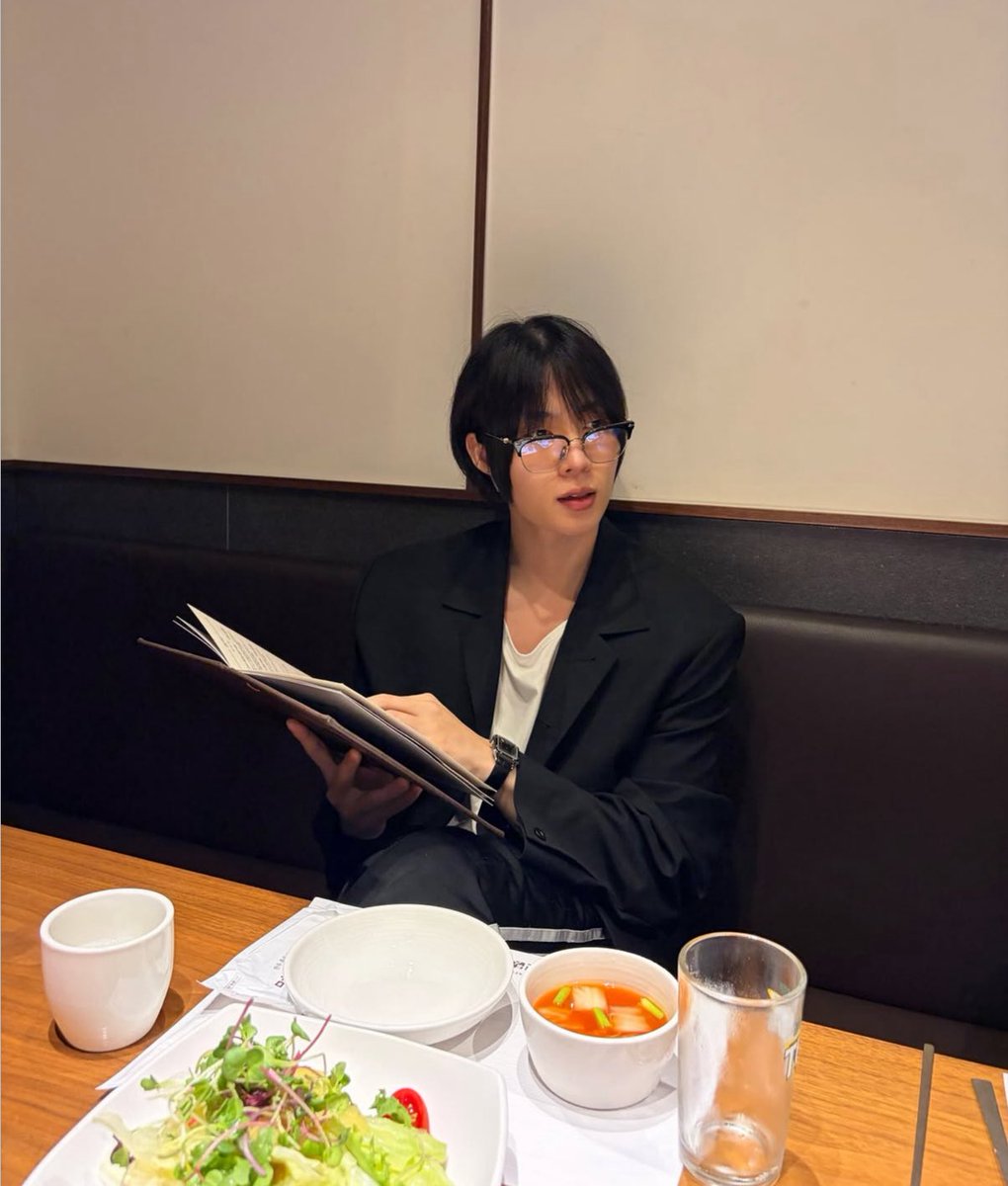 mr4jh_'s tweet photo. ชั้นรักหนุ่มแว่น

ที่ชื่อฮยอนมิน https://t.co/bYnEQSF9uL