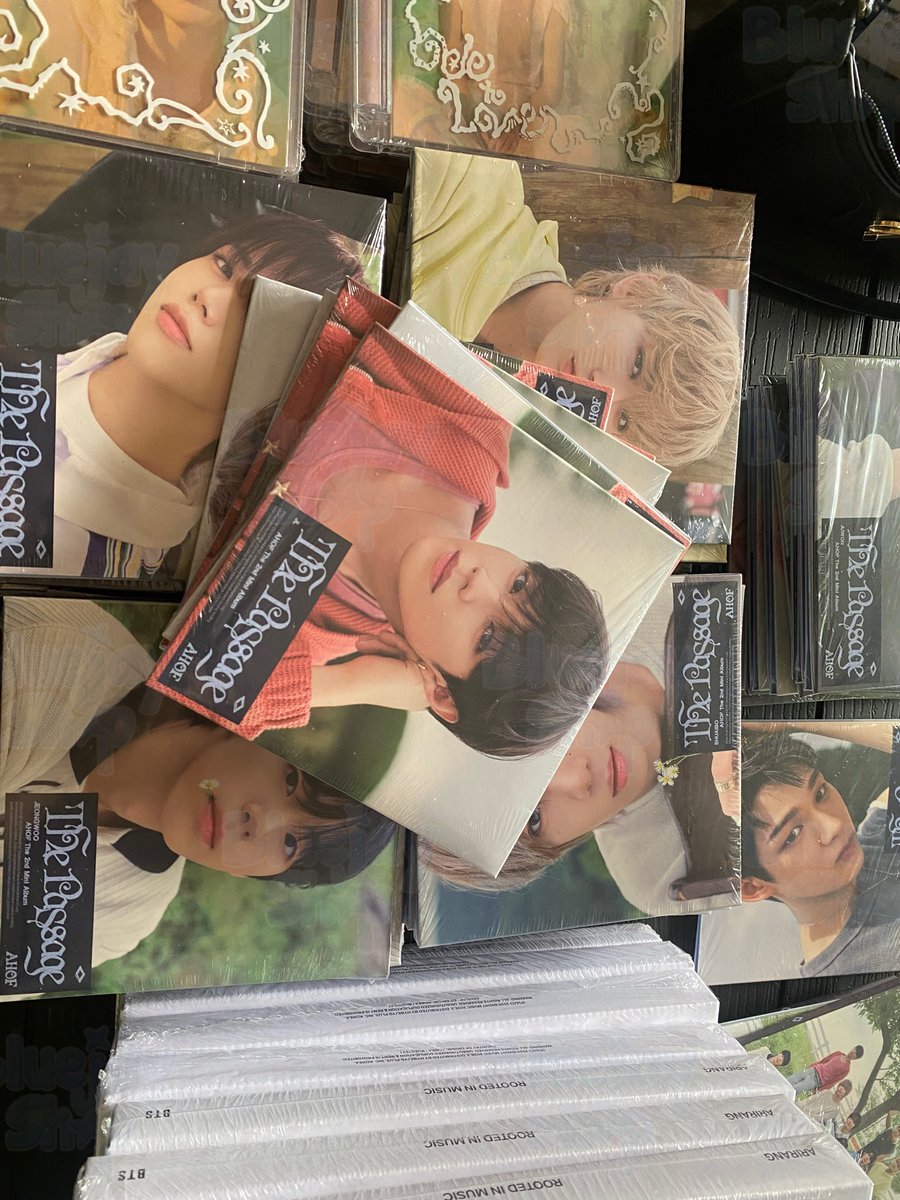 bluejayshop's tweet photo. #Bluejayshop_GA
SURPRISE SEALED ALBUM GIVEAWAY! 🥳

- follow us https://t.co/xUcqPtJG4V
- like and retweet 
- reply

will draw on aug 22 🚶‍♀️ https://t.co/dqXX6V6pdF