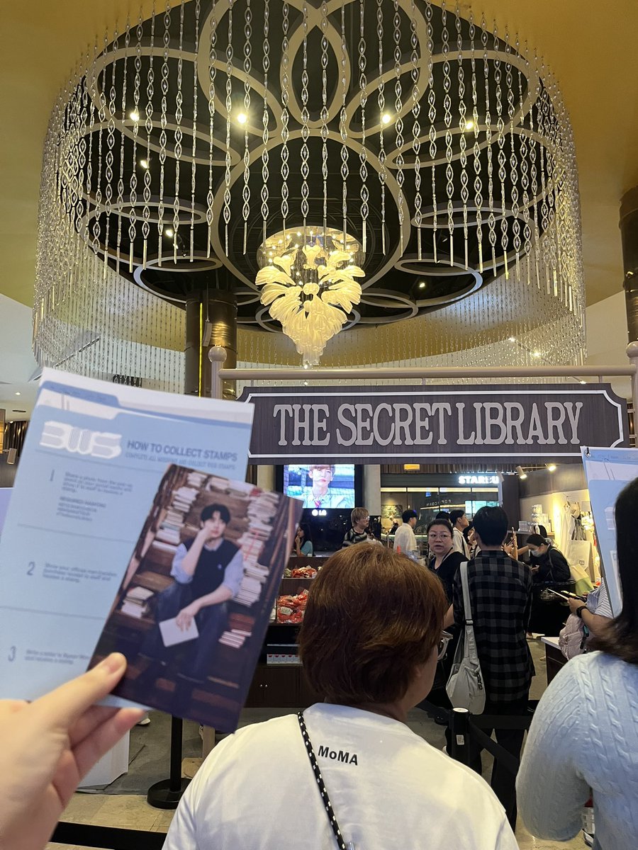Nimmiem1's tweet photo. Pop up event คน��ยอะมากกก
🙃💗
#BYEONWOOSEOK
#BWSASIATOUR
#TheSecretLibary https://t.co/xL0JOZUwUQ