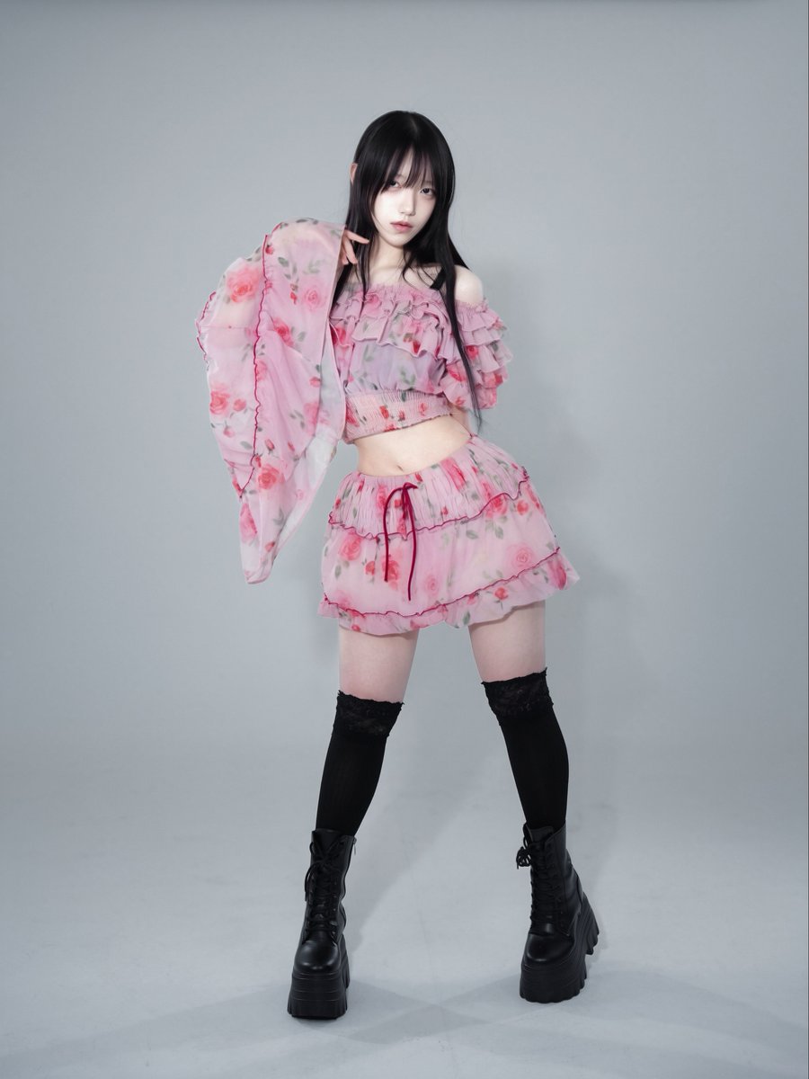 fkeysofficial's tweet photo. 〖 𝑓 𝑘𝑒℘𝑠 red profile 〗

°❀ 라헬 （Rahel／ラヘル）
1月13日／violet／ballet shoes

··· #fkeysprofile 🩰 https://t.co/YexBAbAWeC