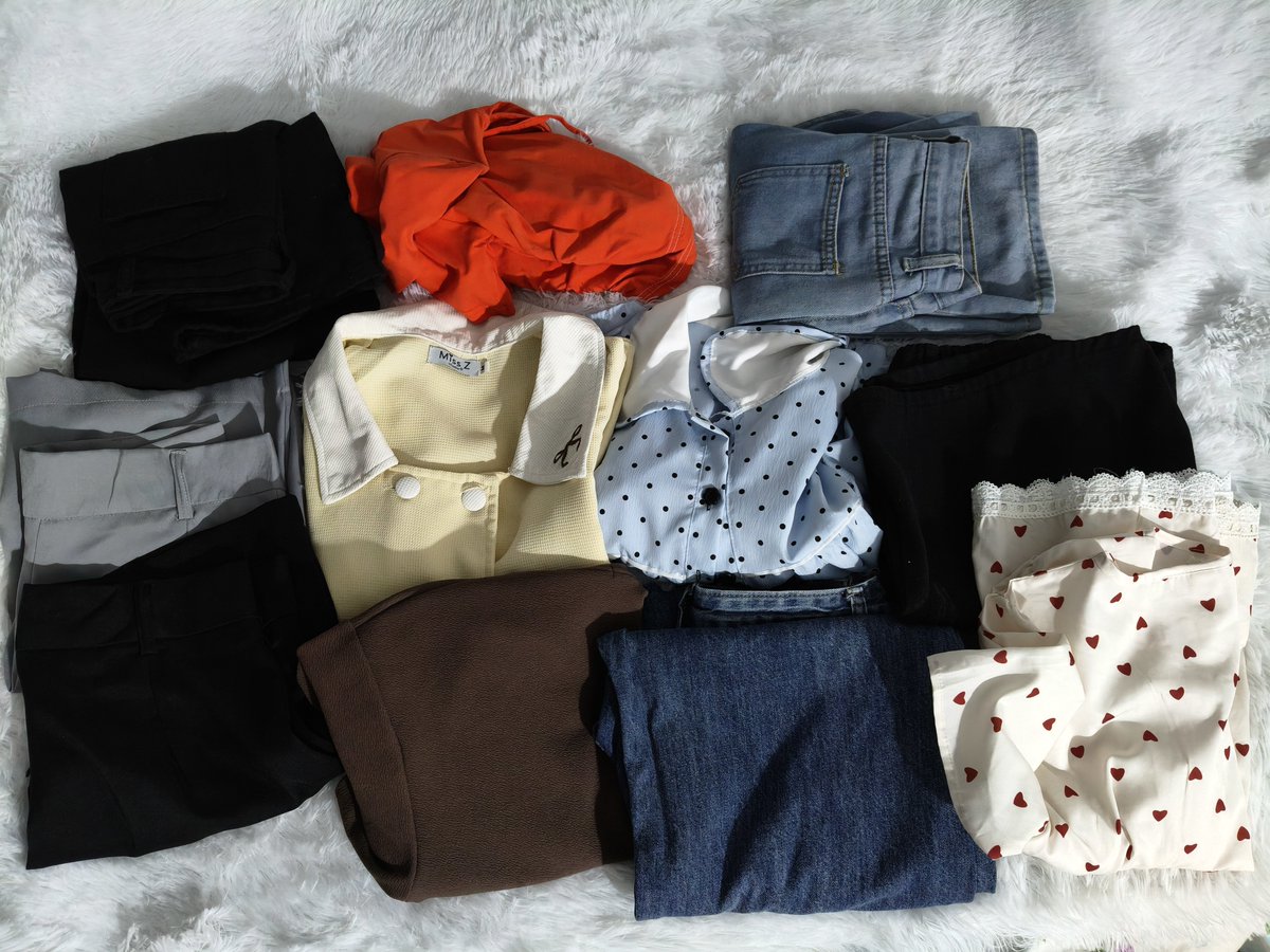 natthawan128's tweet photo. #โล๊ะเสื้อผ้าราคาถูก 10฿-70฿ 
ค่าส่งเหมาๆ 30฿ สนใจดูเพิ่มเติมได้ค่ะ

#เสื้อมือ2 #ส่งต่อ #ส่งต่อเสื้อผ้า #โล๊ะตู้เสื้อผ้า #ส่งต่อเสื้อผ้ามือ2 #ยีนส์มือสอง https://t.co/G72Ynb1NLL