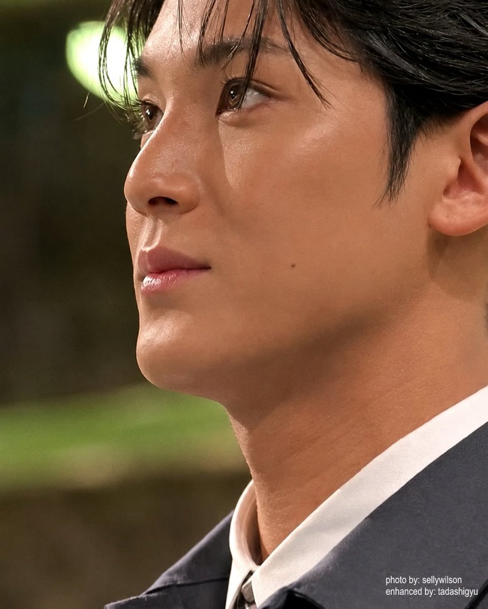 bereadybij's tweet photo. Gue makasih banget sama op karena nggak whitewashing mingyu’s skin tone dan nggak overly editing him into whatever society wants him to look like. He’s literally perfect from side to side 😭 https://t.co/urWT8bImpm
