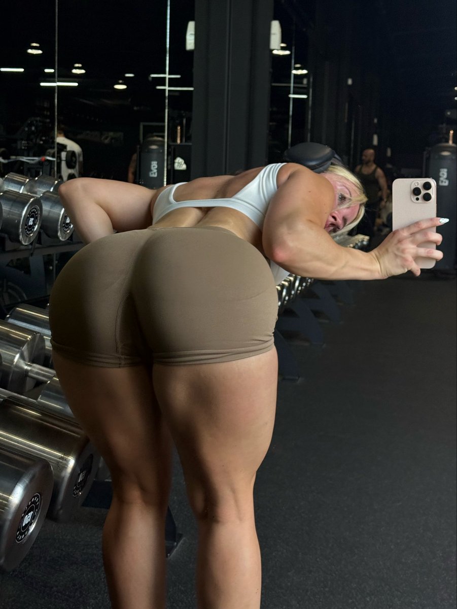 kayleefitt's tweet photo. 1 or 2? https://t.co/22vMWoDurb