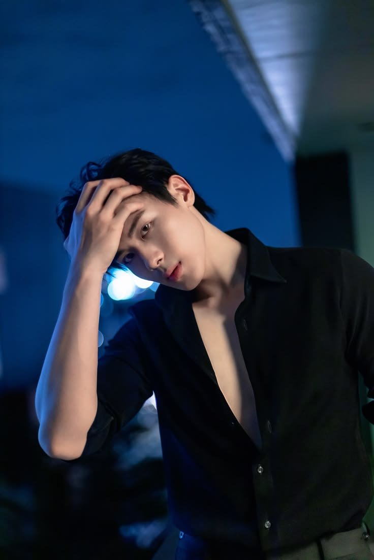 iamnuena's tweet photo. กูไปตามเก็บซีรีย์ค่ายอื่น จนกูโดนเมะตกระหว่างทางนับไม่ถ้วน  ทั้ง ท๊อปแท๊ป บาส บอส ตี๋  ปอนด์ ก็ยังไม่มีวี่แววว่าจะได้ดูซีรีย์จากเมกสักที แกคิดว่าถ้าฉันดูครบทุกเรื่องทุกค่าย เมกมันจะทำซีรีย์เสร็จรึยังนะ แต่ในบรรดาเมะทั้งหมด กูชอบสามคนนี้มากอ่ะ ท๊อปแท๊ป บอส และ ตี๋ แซ่บซี๊ดสะใจแท้ https://t.co/NMZqBPs31k
