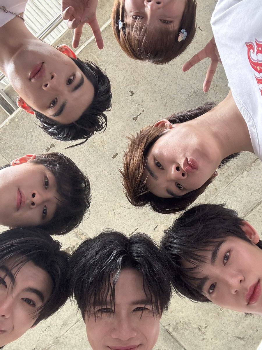 Hughhype's tweet photo. ตื่นเต้นมากคับตอนนี้

https://t.co/RlByfVdn5Q

DUANG GO ROUND DAY1
#DuangConcertDay1 https://t.co/KeUHdc50UW