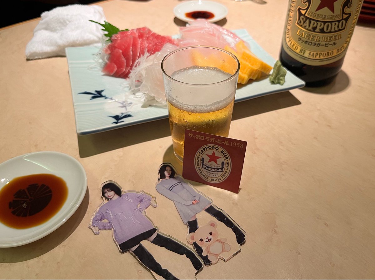 csym0813yy's tweet photo. 築地に降臨🐟🍻
（お盆で全然お店がやってない） https://t.co/54qI04IAzS