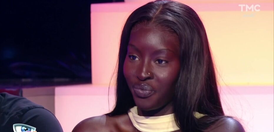 TeleLoisirs's tweet photo. ❌ MAGUETTE DIOUF NE VEUT PAS PARTICIPER À D'AUTRES ÉMISSIONS APRÈS SECRET STORY

Éliminée jeudi soir de l'émission de TF1, la fille de Pape Diouf a évoqué avec nous sa nouvelle notoriété. "Je la prends très bien. Je n'ai pas encore tout regardé mais il y a beaucoup d'amour et de positif. Je suis très reconnaissante et je tiens vraiment à remercier tous ceux qui m'ont soutenue en France et ailleurs. Ça me touche énormément", nous a-t-elle expliqué

Avant de parler de son avenir : "Je sais que je ne participerai pas à d'autres émissions. J'essaierai d'être le plus active possible sur les réseaux sociaux et de saisir les opportunités relatives au mannequinat."

Enfin, concernant ses amitiés dans le jeu, lorsqu'on lui demande quels candidats elle compte revoir à l'extérieur, elle nous répond : "Greta, Malo et Kurtis, c'est sûr et certain. Simon aussi, que j'aime beaucoup et Azad, avec grand plaisir."

Interview ➡️ https://t.co/J8K67N4HuJ