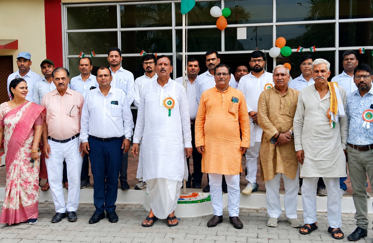 AmitDubey092's tweet photo. Happy Independence Day! 🇮🇳 https://t.co/BOGrkIonp1