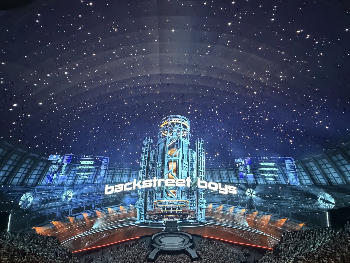devwithalex's tweet photo. Awesome night in Vegas, first time at the sphere and it was incredible!

@backstreetboys @SphereVegas https://t.co/06t3wKUWfN