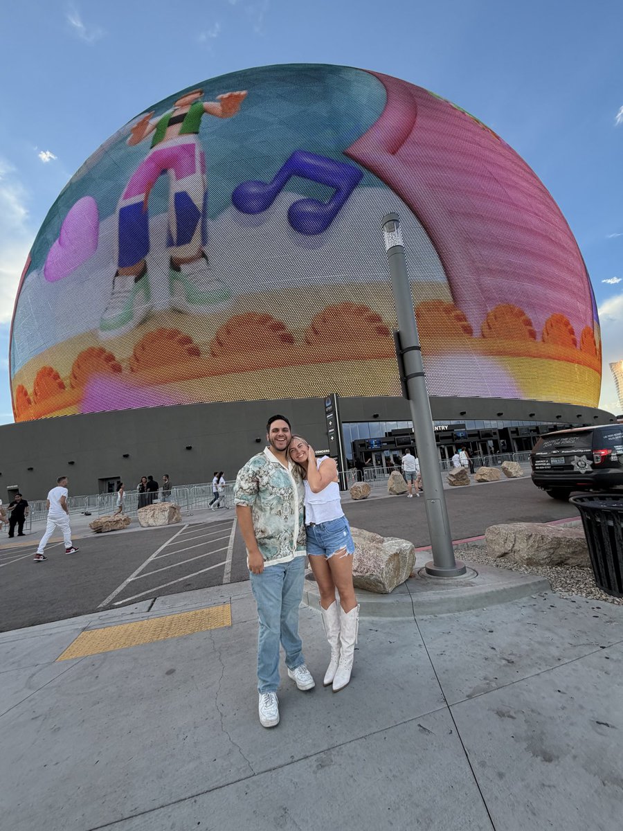 devwithalex's tweet photo. Awesome night in Vegas, first time at the sphere and it was incredible!

@backstreetboys @SphereVegas https://t.co/06t3wKUWfN