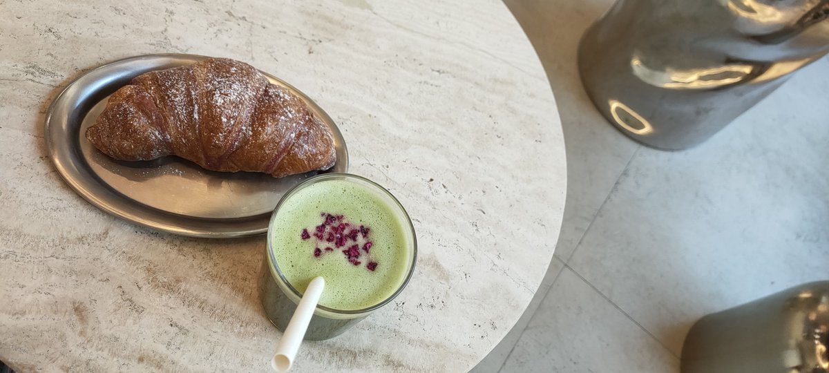 KawaMagy's tweet photo. #matcha #munich #münchen #germany #deutschland 🍵 https://t.co/mgJ2Zrojr1