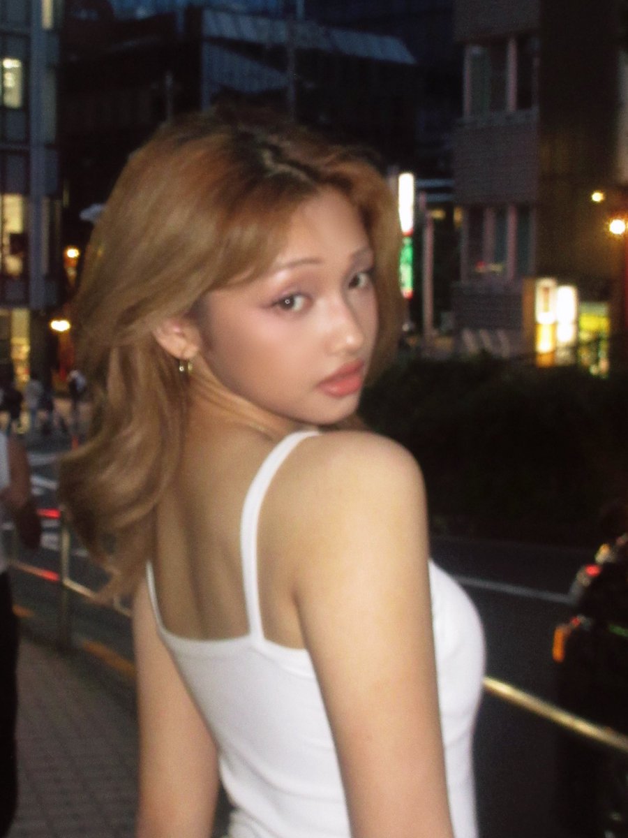UNIS_offcl's tweet photo. ⊹₊˚‧ don't you love this summer moment ? 🌻‧˚₊⊹

#UNIS #유니스
#GEHLEE #젤리당카 https://t.co/Y3n6yayXd9